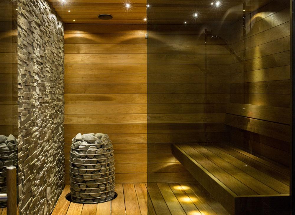 the part of a sauna area in a gym